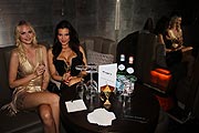 Daria Strelnikova (GNTM), Helen De Muro (Playboy) bei der Joana Danciu Fashion Party  in H'ugo's Tresor und Lounge München am 20.10.2016 (©Foto: Martin Schmitz)